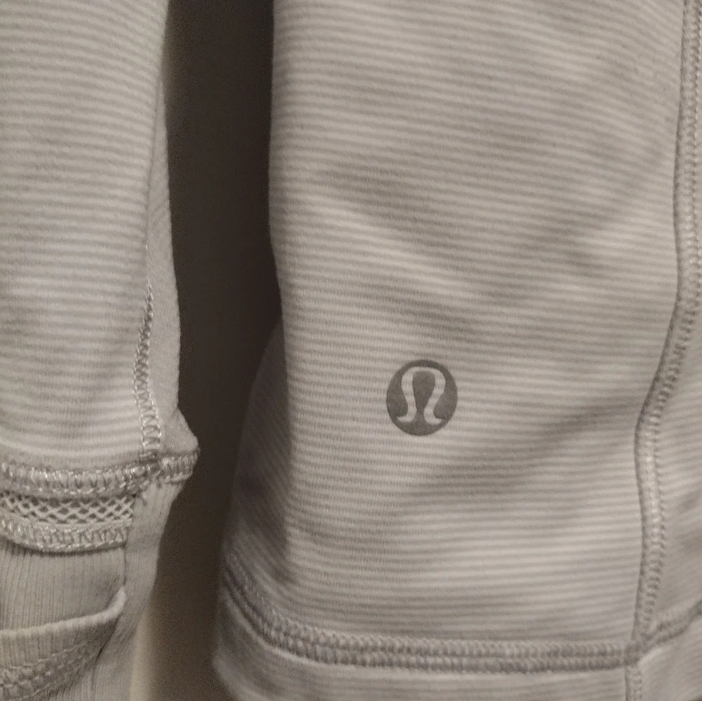 Lululemon Athletica Beige Top - Picture 6 of 7